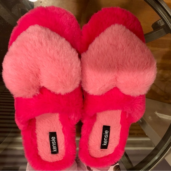 Kensie Hot Pink Heart Fluffy Fur Memory Foam Slippers with Rubber Soles, 9 - Picture 3 of 10